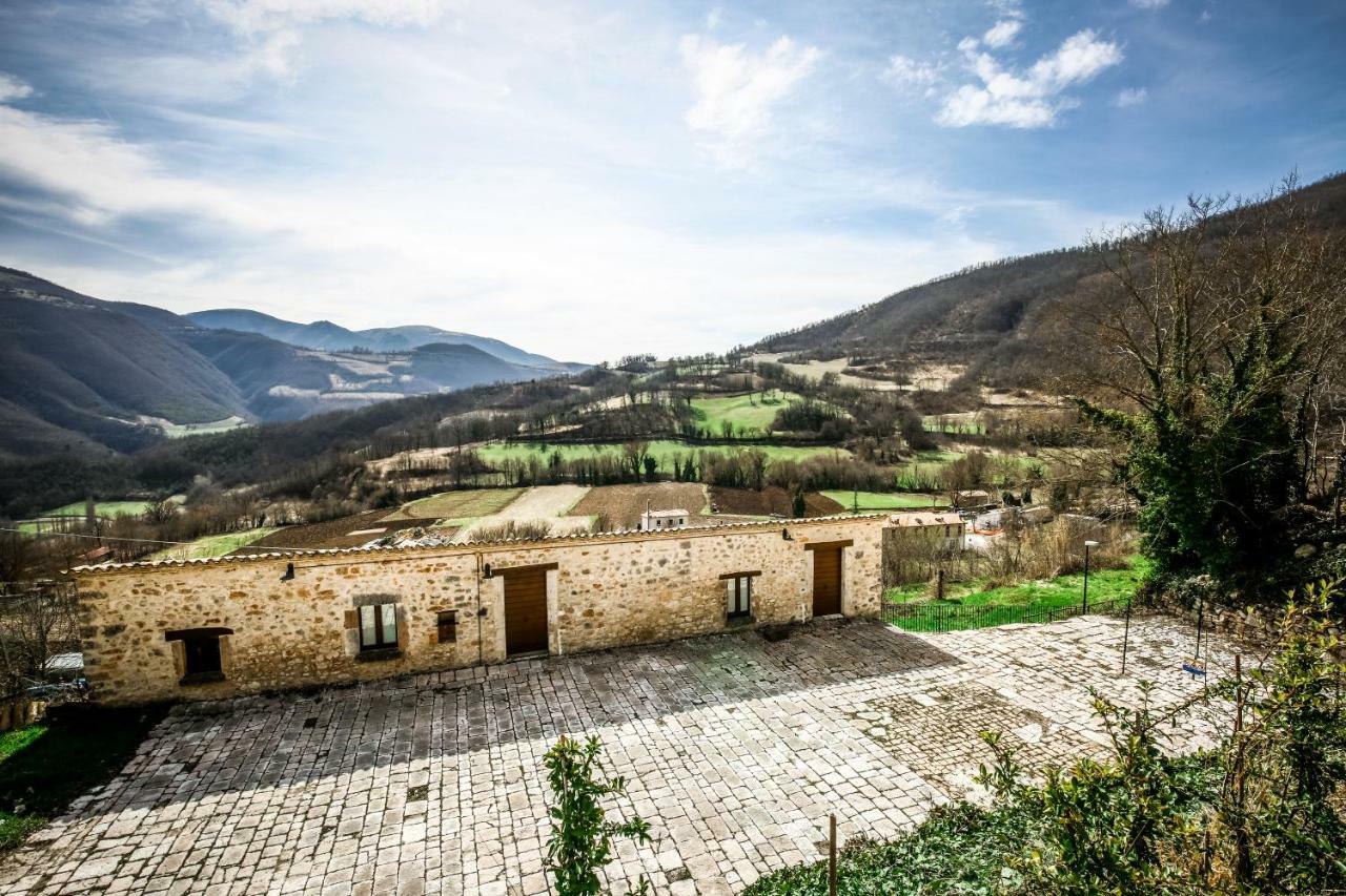 Le Aie Di Postignano Apartment Sellano Bagian luar foto