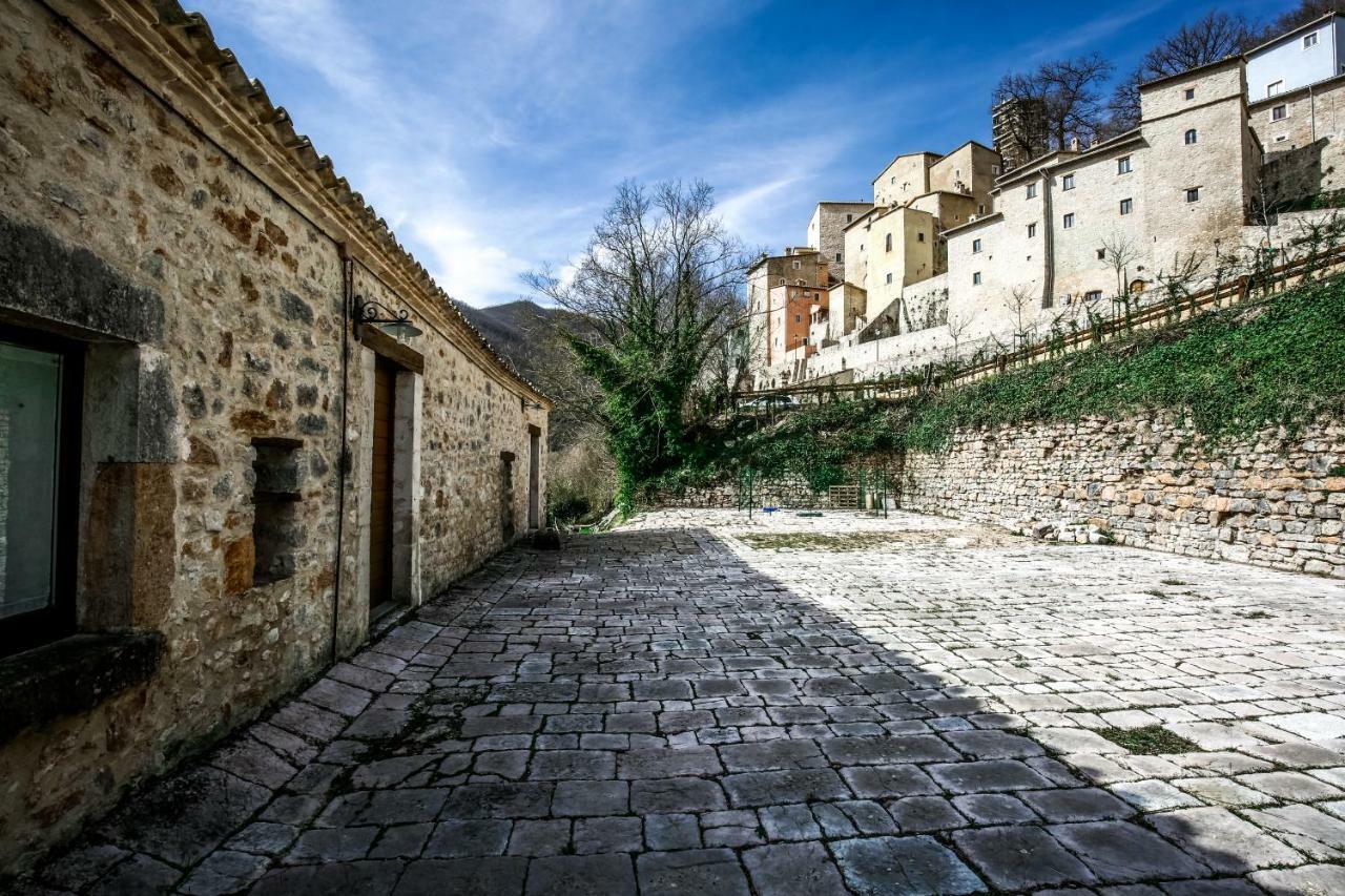 Le Aie Di Postignano Apartment Sellano Bagian luar foto